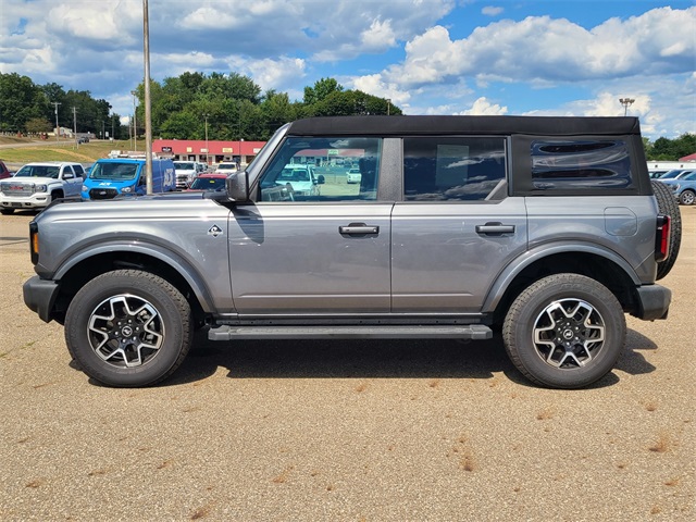 2023 Ford Bronco Outer Banks photo 8