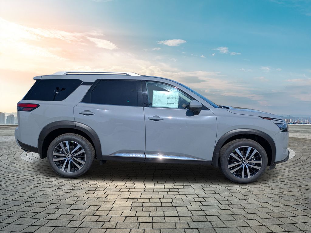 2025 Nissan Pathfinder Platinum photo 2