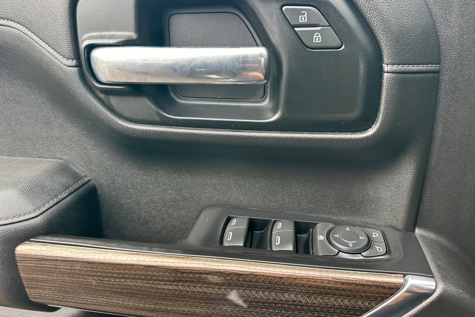 2020 Chevrolet Silverado 1500 RST photo 10