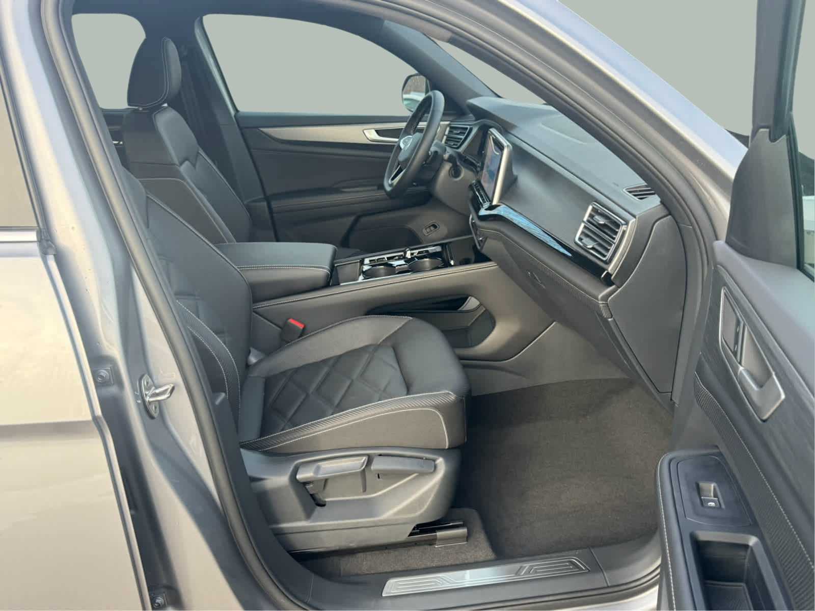 2025 Volkswagen Atlas Cross Sport SE Technology photo 42