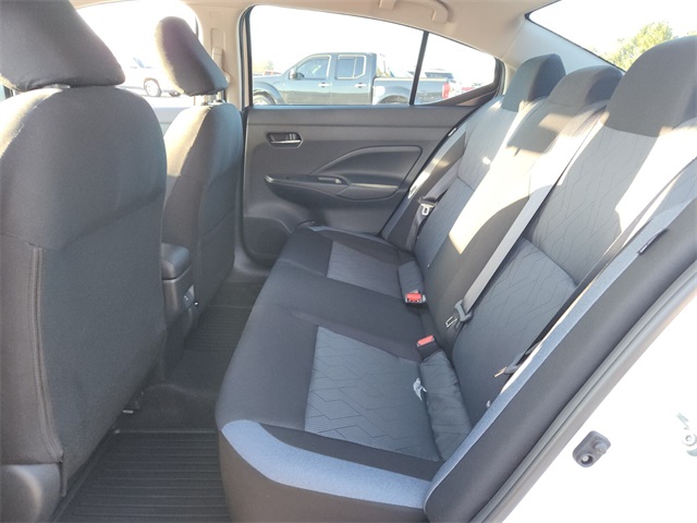 2025 Nissan Versa SV photo 6