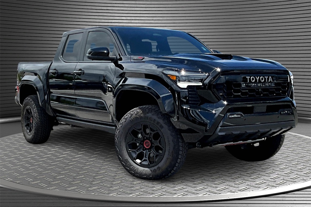2024 Toyota Tacoma TRD Pro 4x4 photo 2