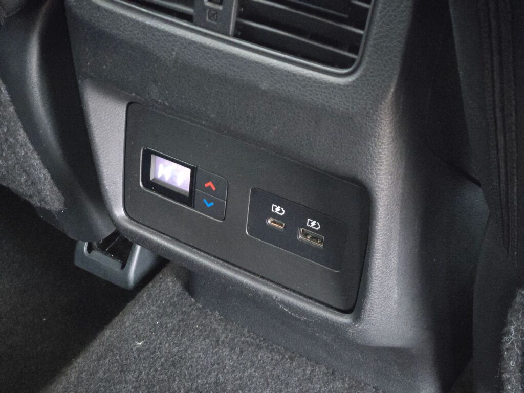 2023 Nissan Rogue SL photo 4