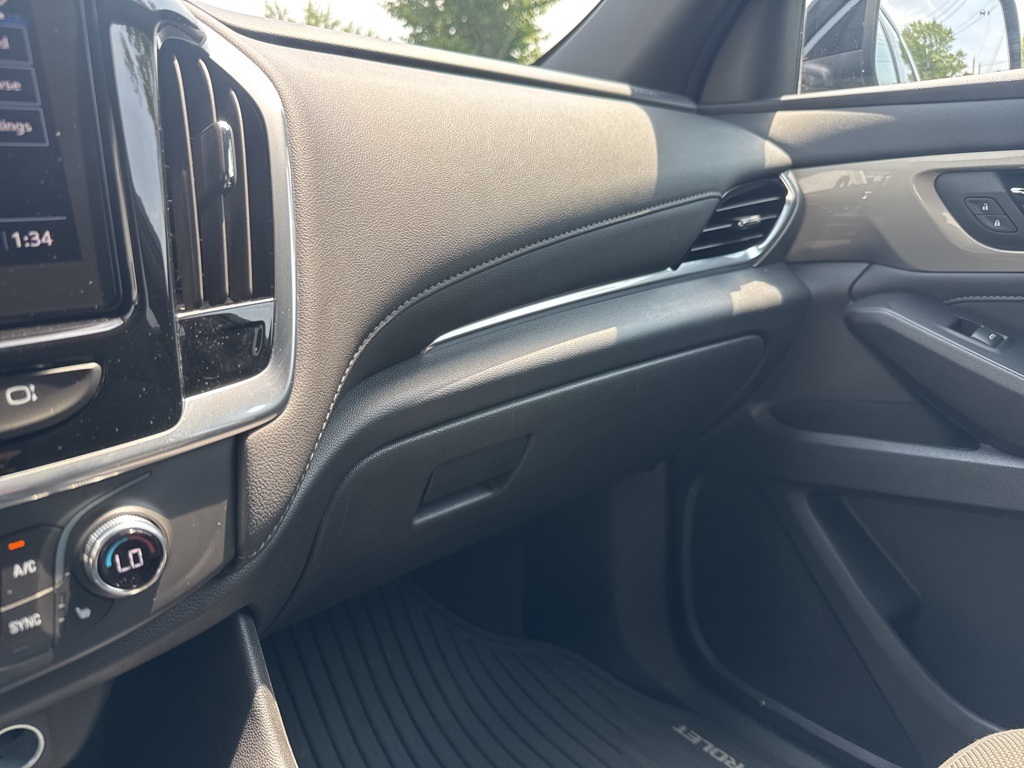 2022 Chevrolet Traverse Cloth photo 40