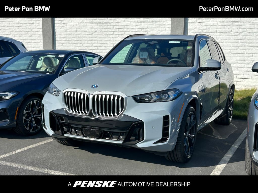2026 BMW X5 50e's photo