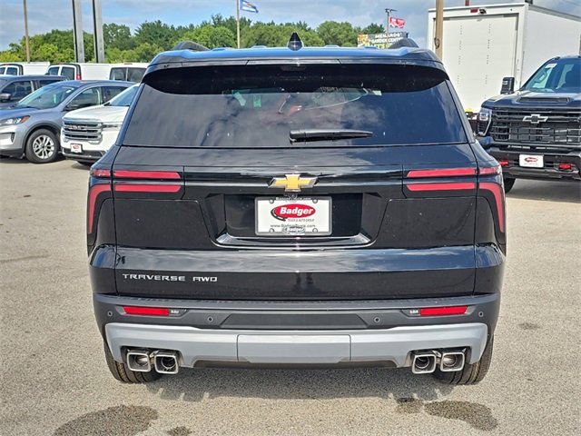 2026 Chevrolet Traverse photo 3