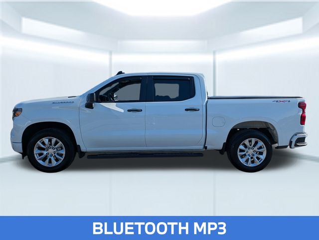 2023 Chevrolet Silverado 1500 Custom photo 2