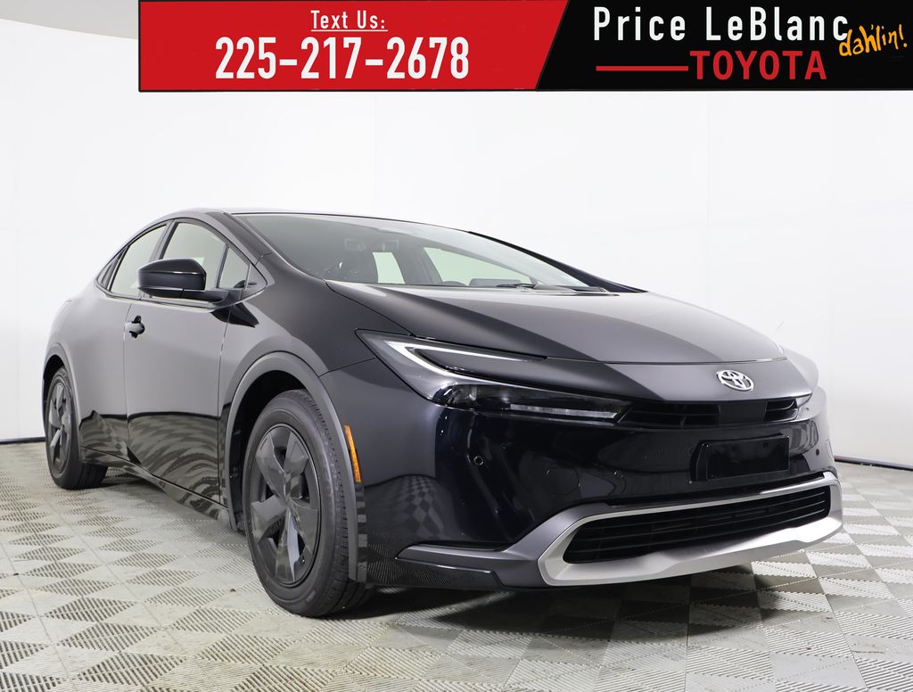2025 Toyota Prius SE's photo