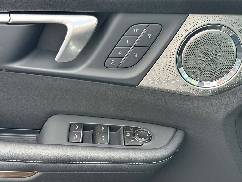 2026 Buick Enclave Avenir photo 13