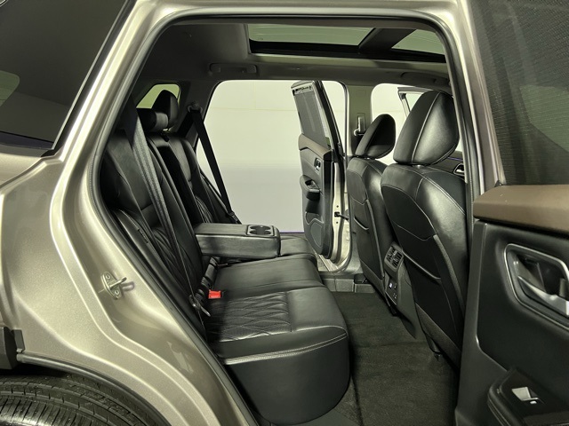 2023 Nissan Rogue Platinum photo 27