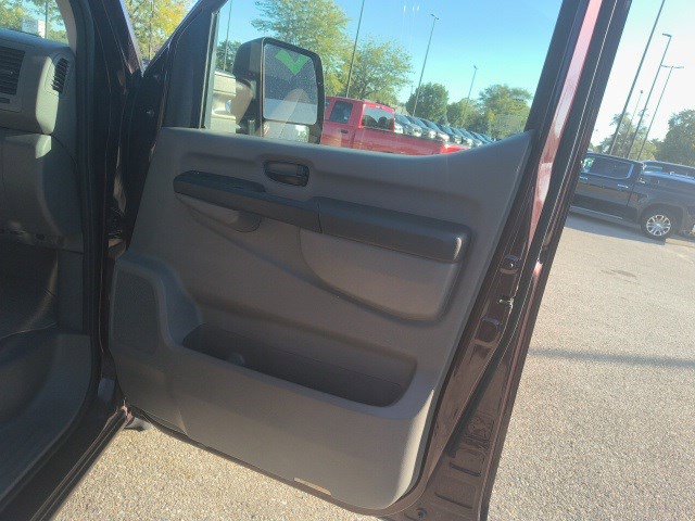 2013 Nissan NV3500 photo 13