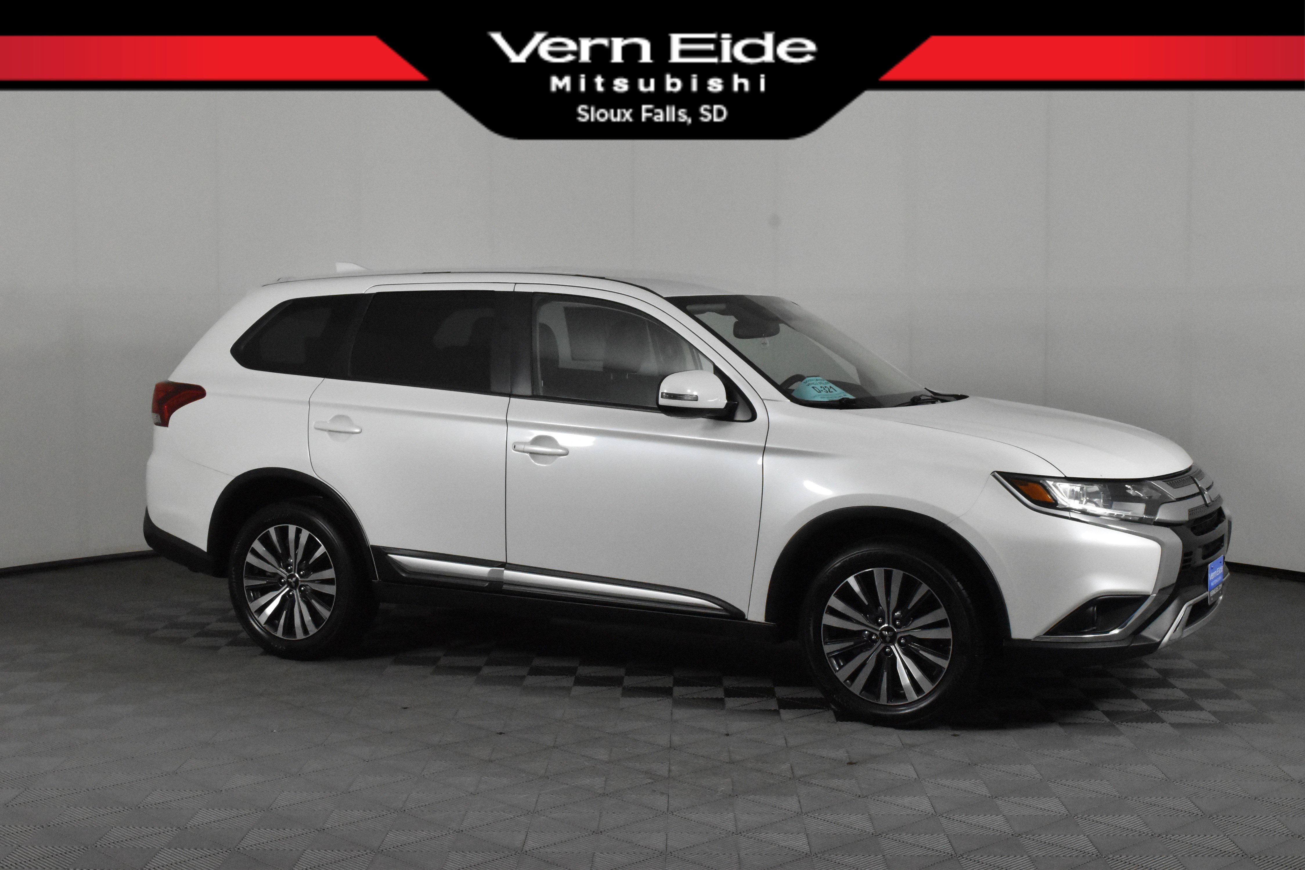 2020 Mitsubishi Outlander SE