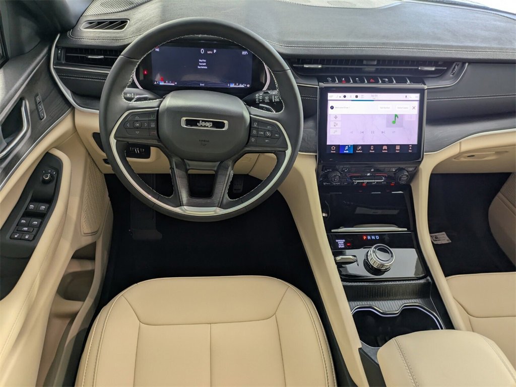 2025 Jeep Grand Cherokee Limited photo 10
