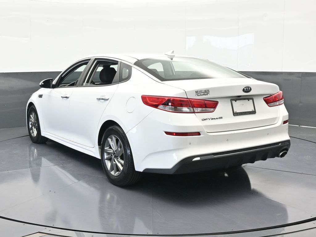 2019 Kia Optima LX photo 4