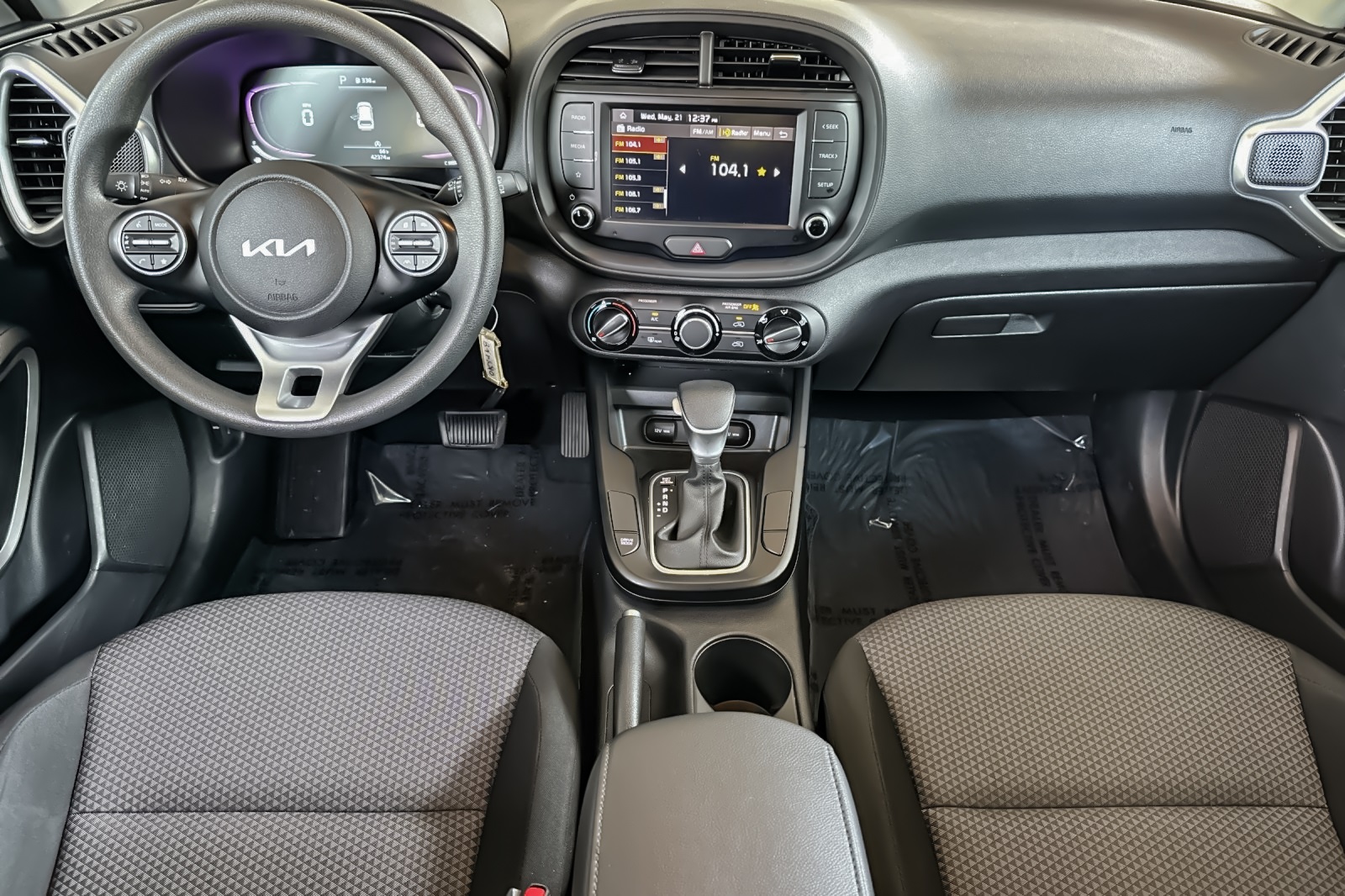 2023 Kia Soul LX photo 13