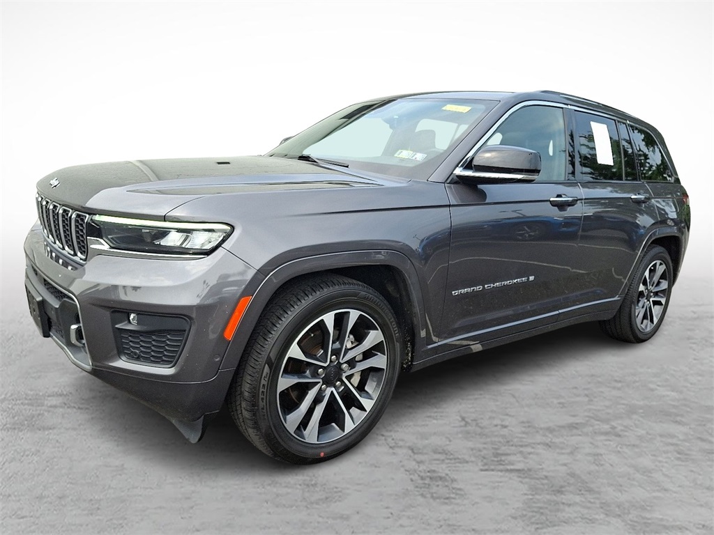 2022 Jeep Grand Cherokee Overland photo 2