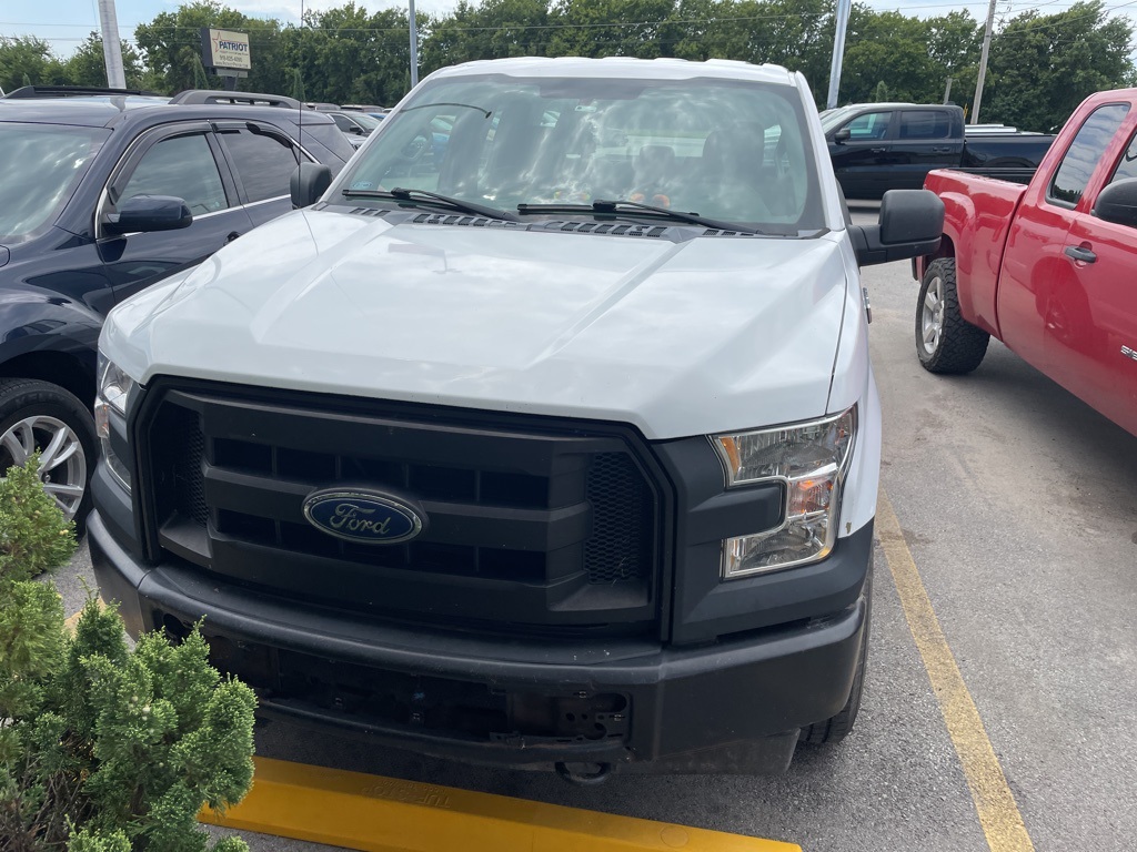 2017 Ford F-150 XL FX4 photo 2