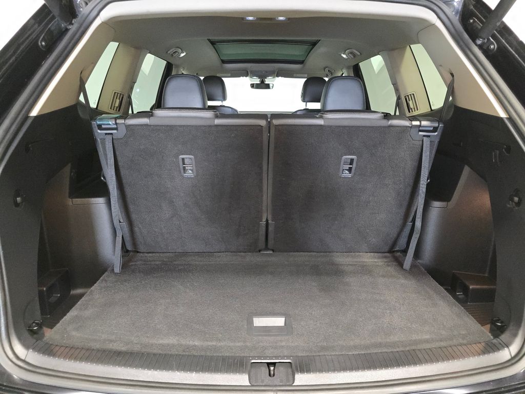 2021 Volkswagen Atlas V6 SE Technology R-Line photo 19