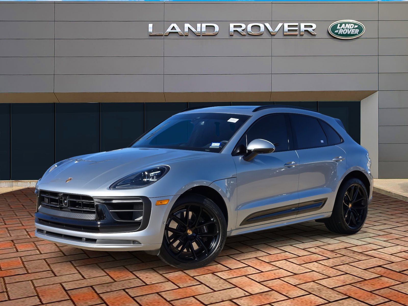 2025 Porsche Macan GTS's photo