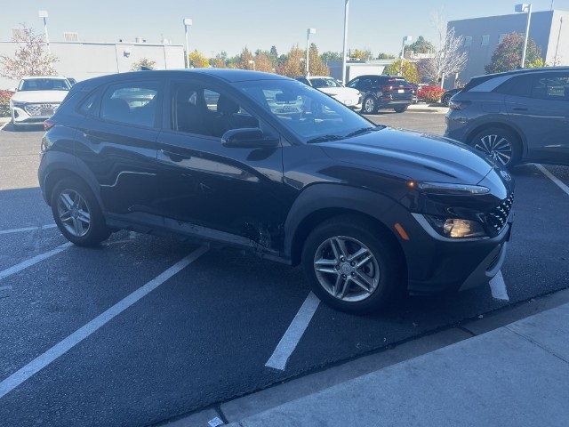2023 Hyundai Kona SE photo 2