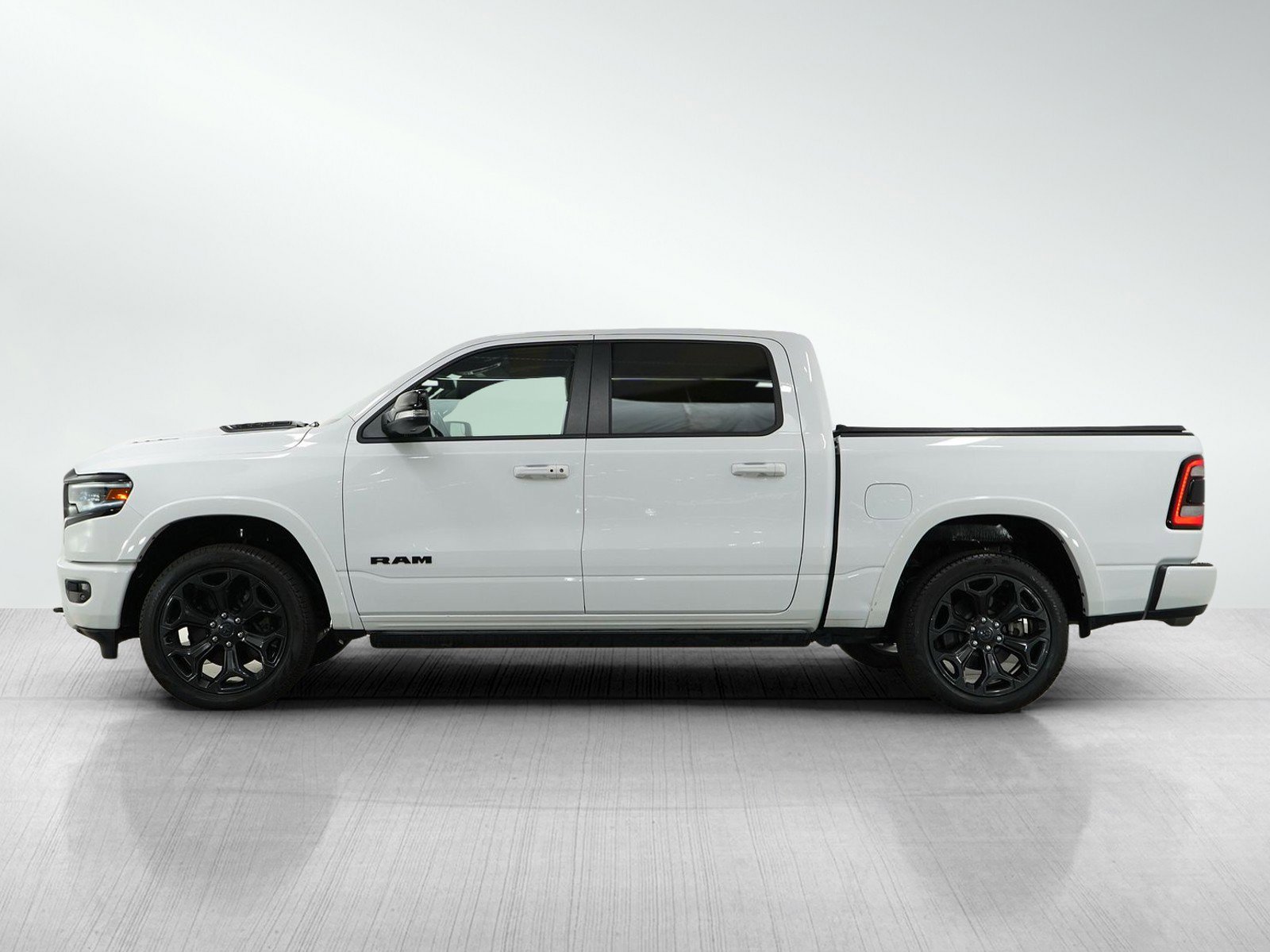 Used 2022 RAM Ram 1500 Limited with VIN 1C6SRFHT2NN460326 for sale in Hopkins, Minnesota