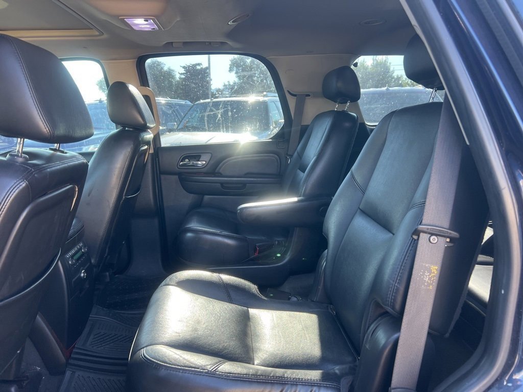 2007 Cadillac Escalade Base photo 11