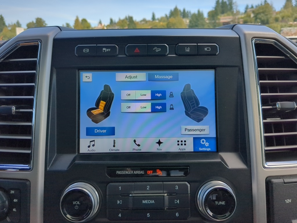 2017 Ford F-350 Platinum photo 4