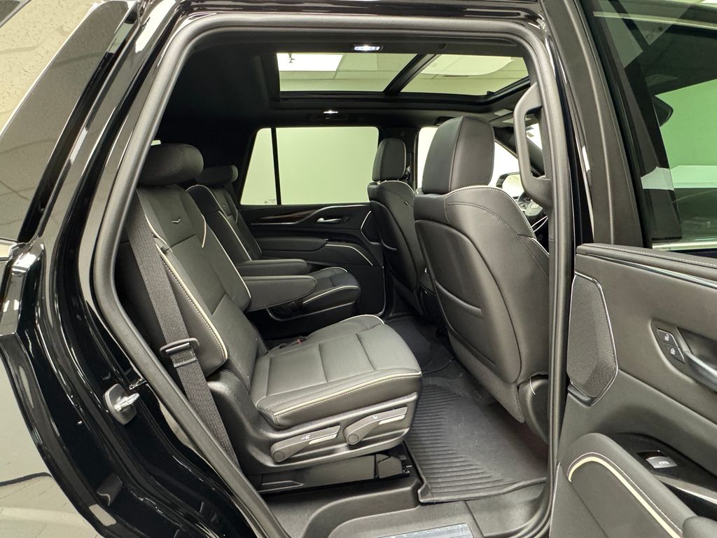 2024 Cadillac Escalade Premium Luxury photo 12