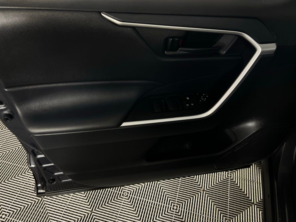 2024 Toyota RAV4 LE photo 20
