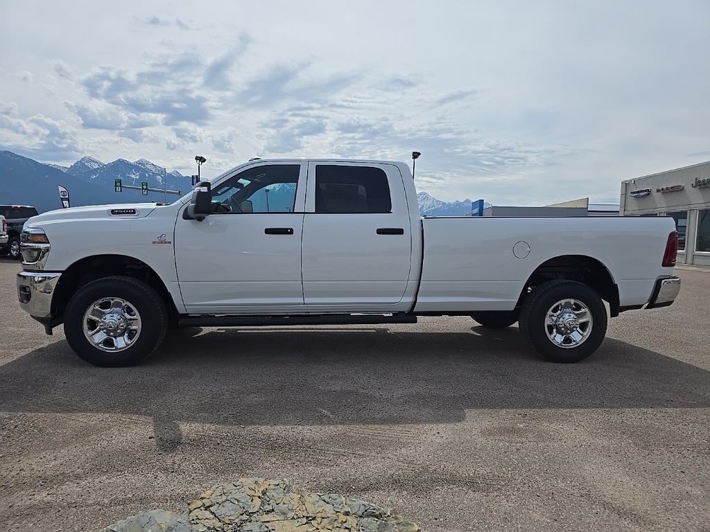 2025 Ram 3500 Tradesman photo 2