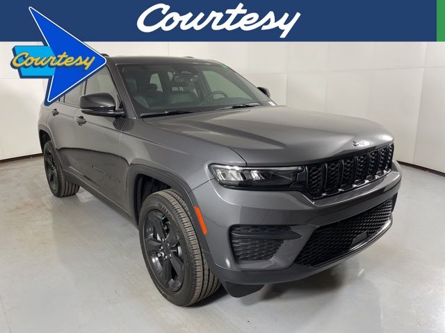 2025 Jeep Grand Cherokee Altitude's photo