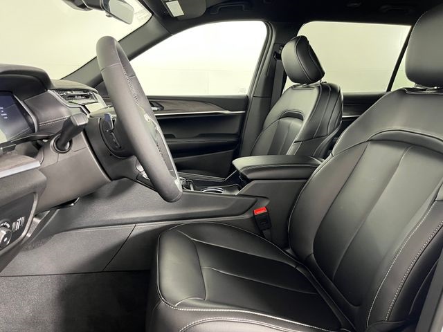 2025 Jeep Grand Cherokee Limited photo 9