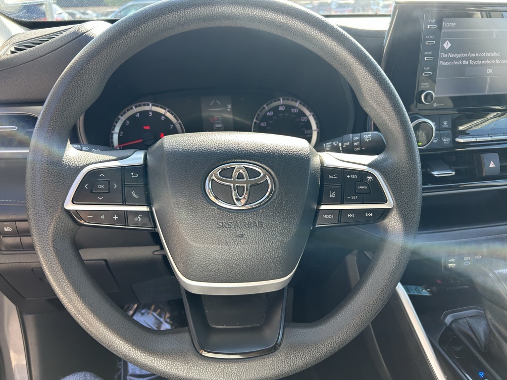 2022 Toyota Highlander L photo 13