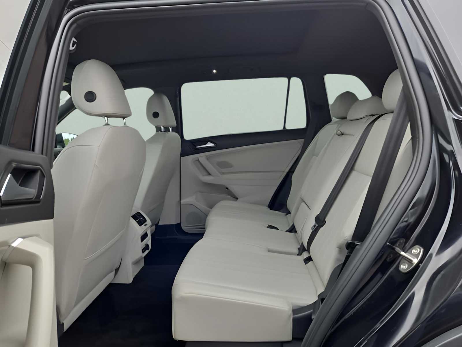 2023 Volkswagen Tiguan SE R-Line Black photo 28