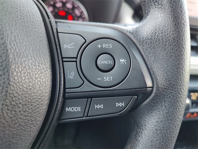 2022 Toyota RAV4 Hybrid XLE photo 17