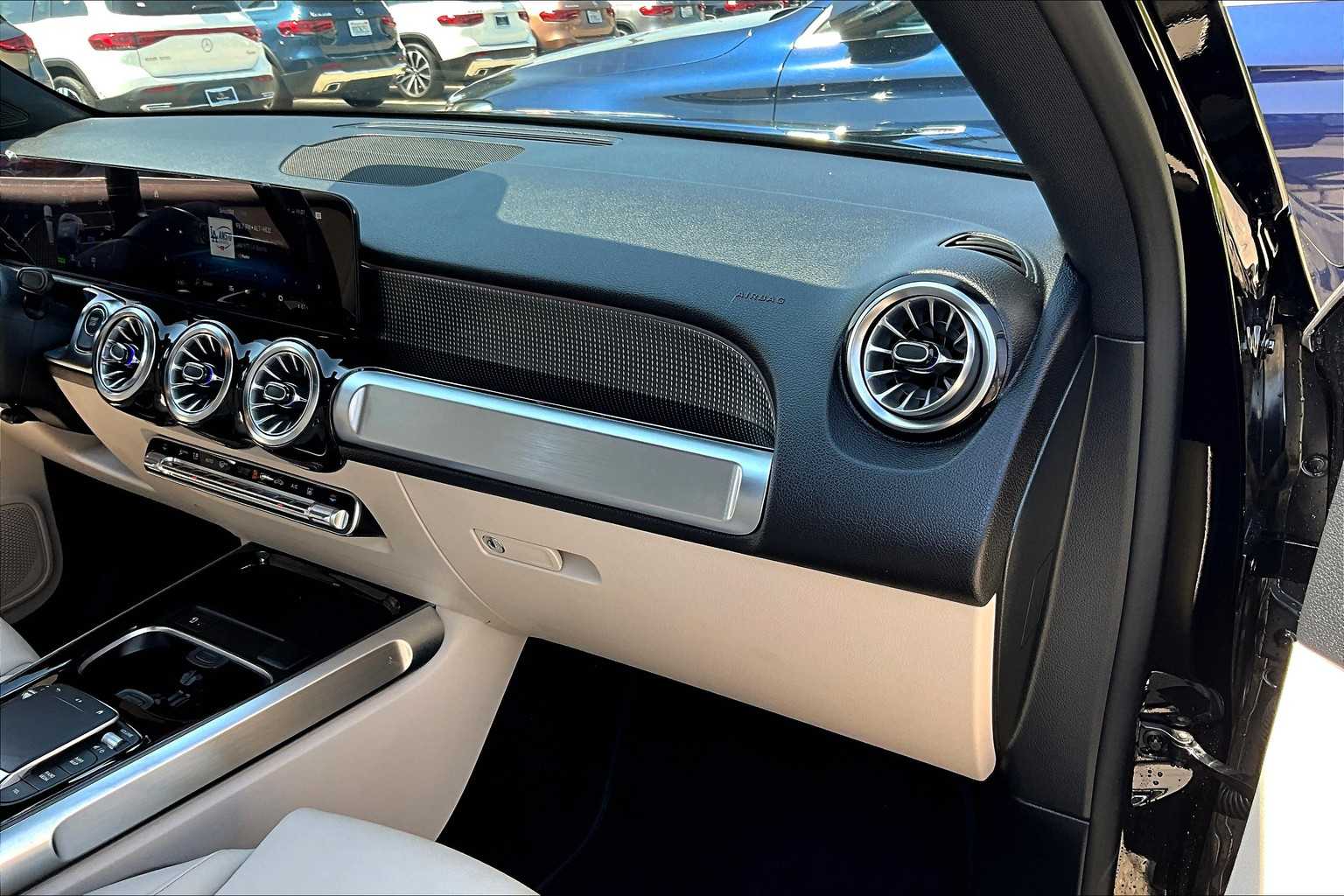 2023 Mercedes Benz EQB photo 17