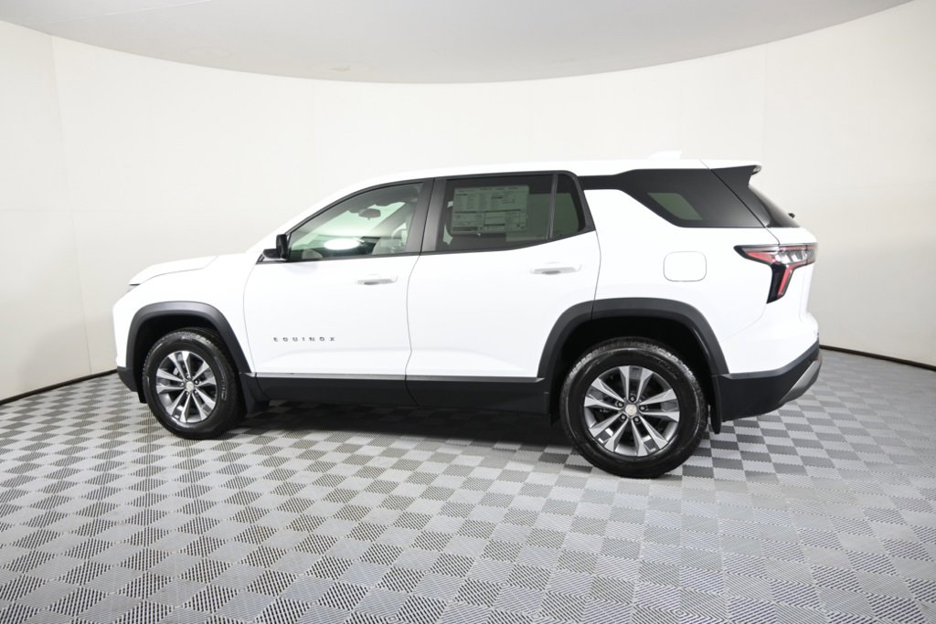 2026 Chevrolet Equinox LT photo 3