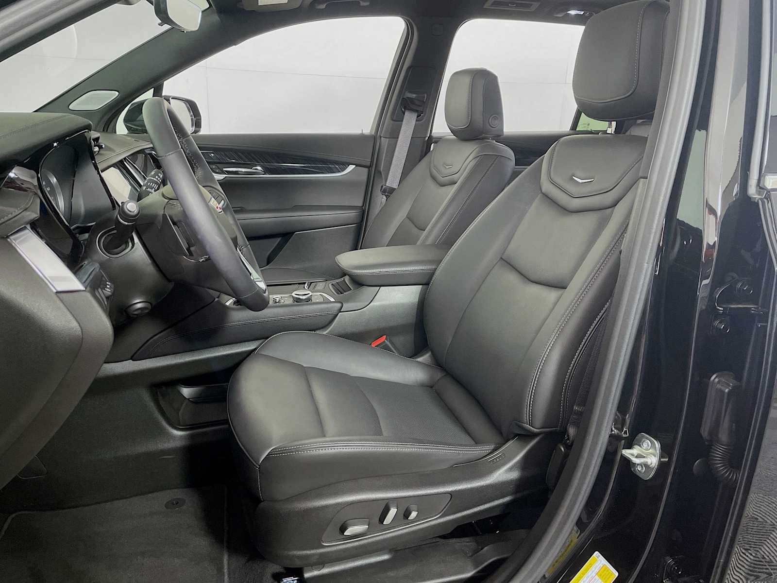 2025 Cadillac XT6 Premium Luxury photo 4