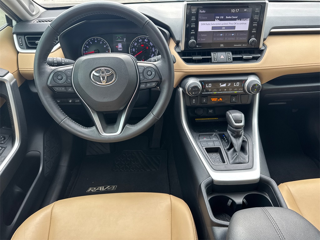 2019 Toyota RAV4 XLE Premium photo 22