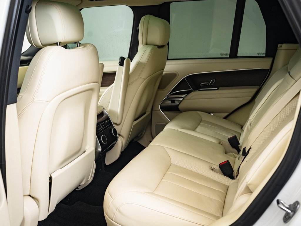 2022 Land Rover Range Rover SE photo 31
