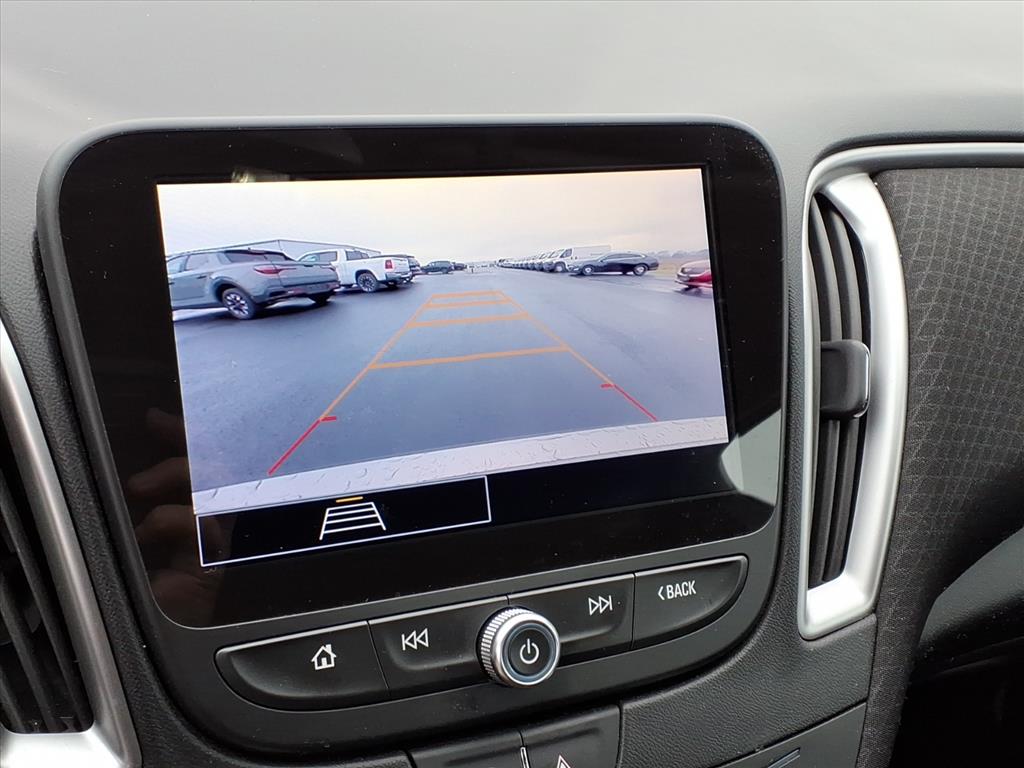 2024 Chevrolet Malibu 1LT photo 4