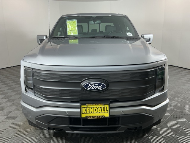 2025 Ford F-150 Lightning Lariat photo 2