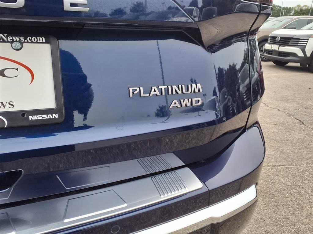 2026 Nissan Rogue Platinum photo 8