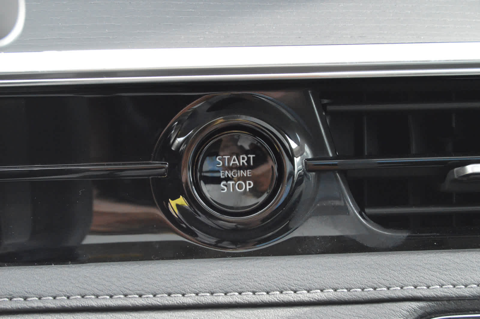 2025 Infiniti QX80 Sensory photo 15