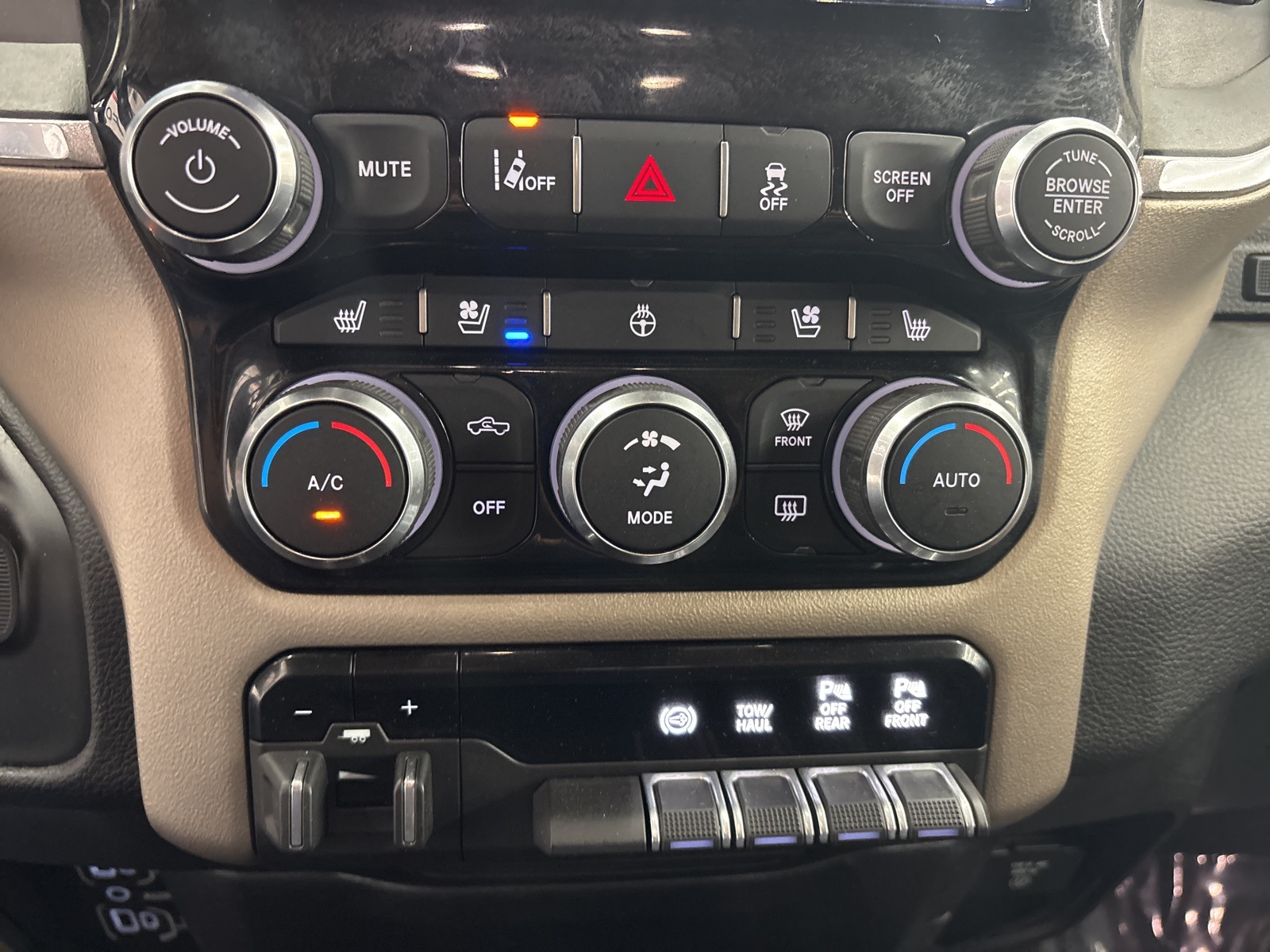 2021 Ram 2500 Laramie photo 21