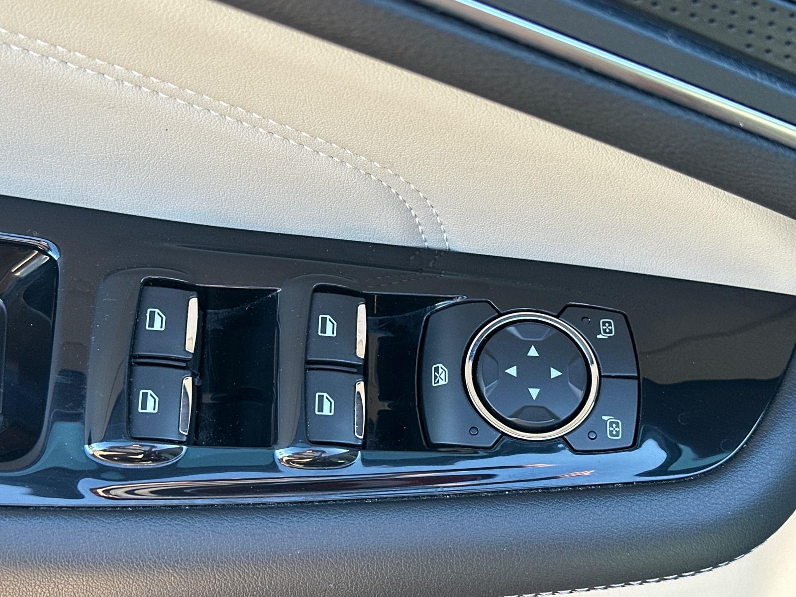 2019 Ford Edge Titanium photo 9