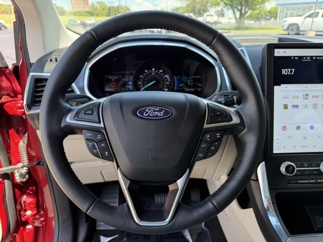 2021 Ford Edge Titanium photo 19