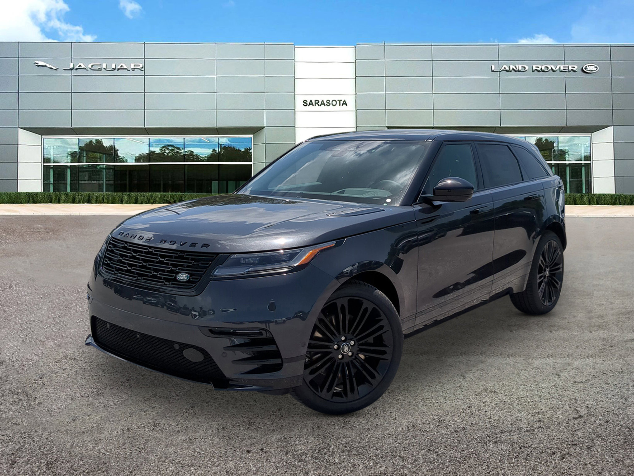 2026 Land Rover Range Rover Velar Dynamic SE's photo