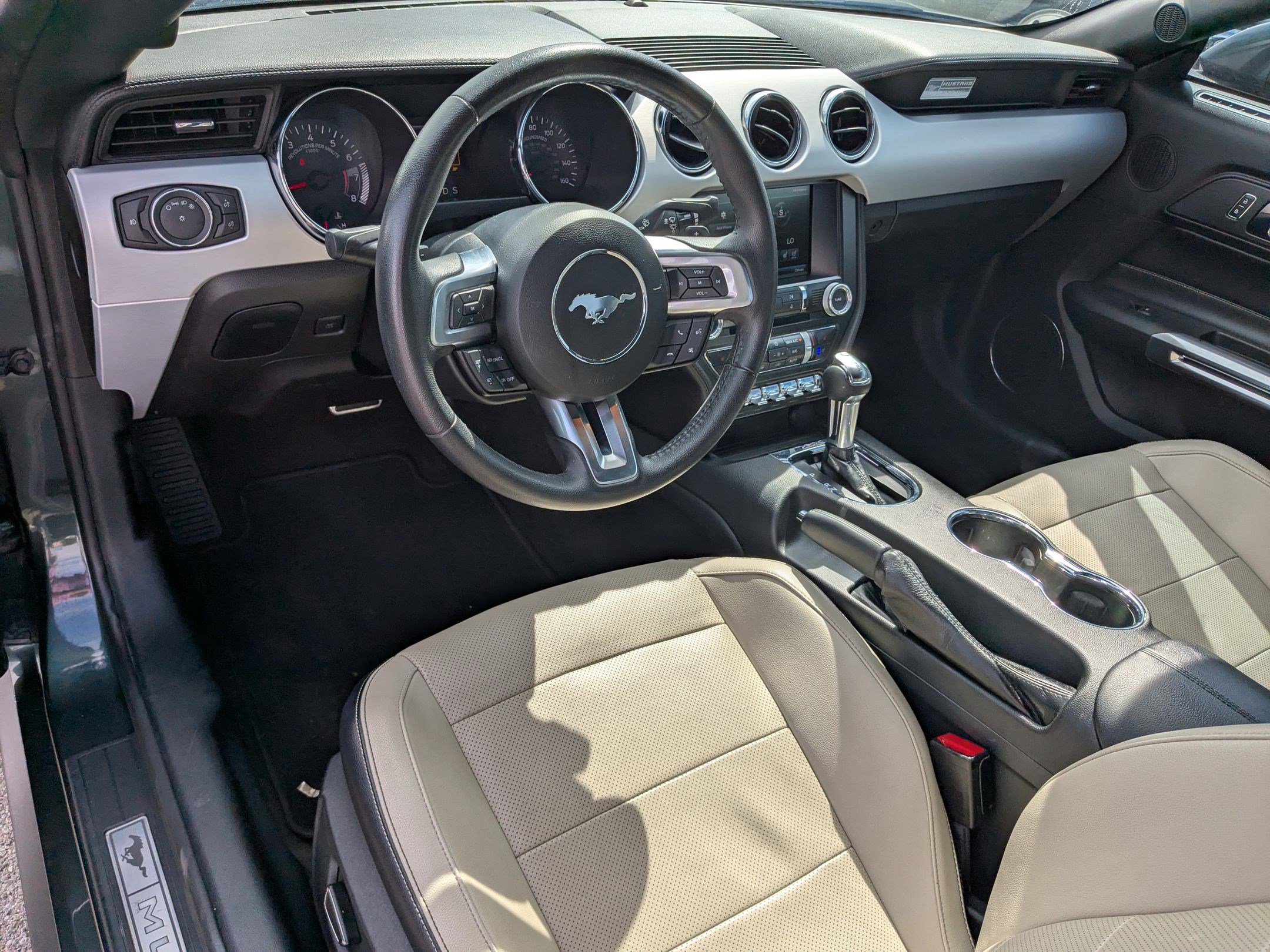 2015 Ford Mustang GT Premium photo 13