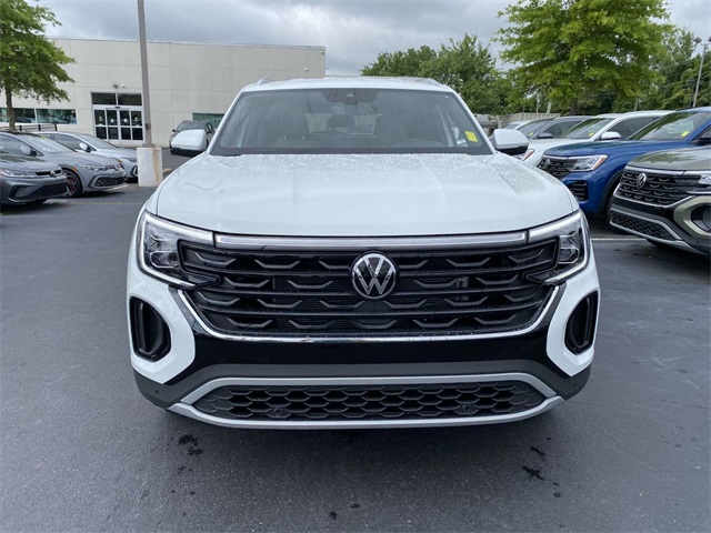 2025 Volkswagen Atlas Cross Sport SE Technology photo 2